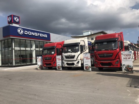 Xe đầu kéo dongfeng D320 420hp 2025