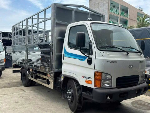 Xe tải hyundai N650L - E5 mui bạt