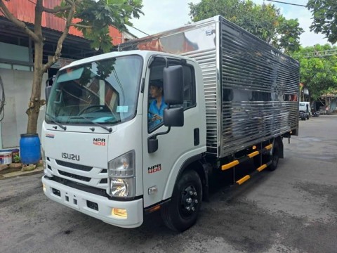 Xe tải isuzu 3t5 E5 thùng kín